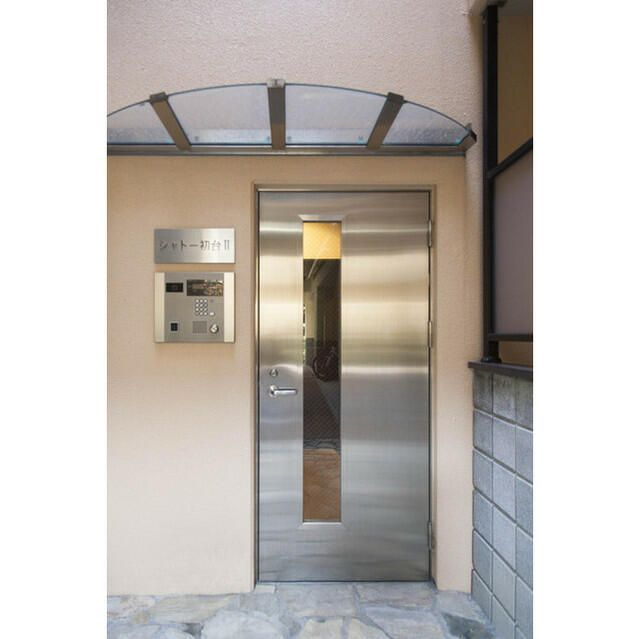シャトー初台Ⅱのエントランス