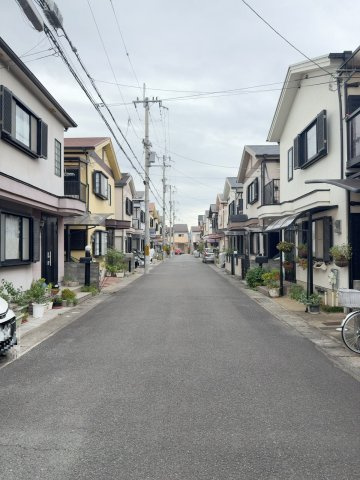 山田北山田町戸建(オーナーチェンジ物件)のその他|前道写真(南から北へ向いて撮影)