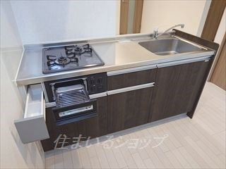 ヴェリテアムールⅡのキッチン|２口ガスコンロ・グリル付きシステムキッチン