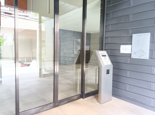 ロジュマンタワー梅田のその他共用部分|正面玄関入口です。