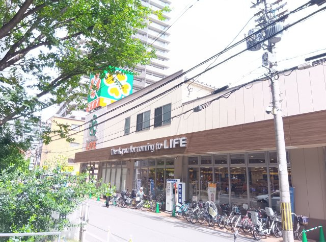 ロジュマンタワー梅田の周辺|目の前にLIFEがございます。