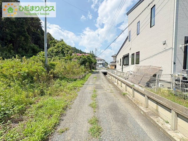 北茨城市中郷町小野矢指　売地の前面道路含む現地写真|駅まで徒歩9分の駅近生活！日々の暮らしにゆとりをもたらします♪