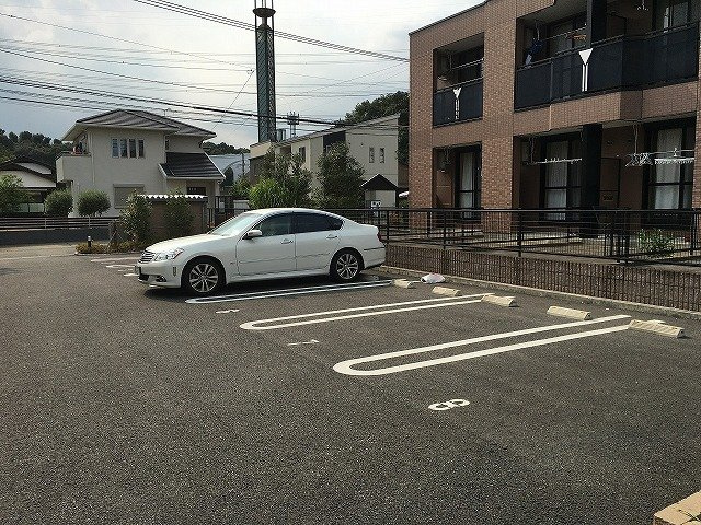 筑紫野市大字原田のアパートの駐車場