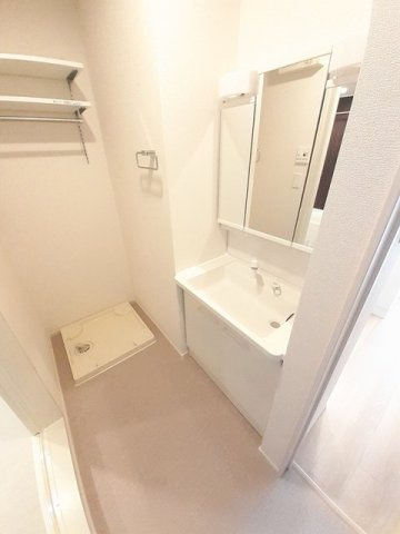 クレメントハイツ江津の洗面所|忙しい朝には欠かせない洗面所です