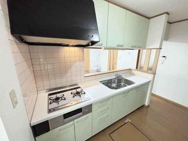普段から綺麗にお使いの為、キッチン設備もコンディション良好です！リフォーム費用を抑えられます！