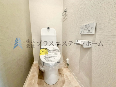 【トイレ】 | 甲南サンシティ兵庫 | きれいをまもるせいけつトイレ♪お掃除はサッとひとふきで完了！ 少ない水で汚れをしっかり洗い流します♪