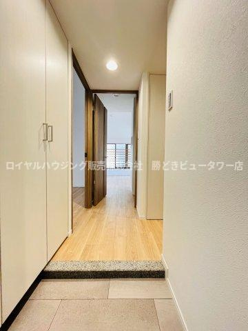 収納もある玄関です