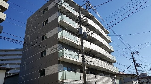 落ち着いた雰囲気の外観です