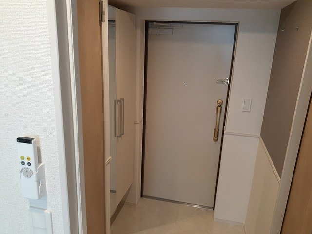 毎日通る玄関はこちらです