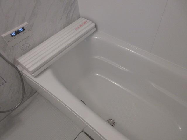 コンパクトで使いやすいお風呂です