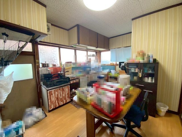 上後藤3丁目中古戸建のダイニング|勝手口のあるダイニングになります。