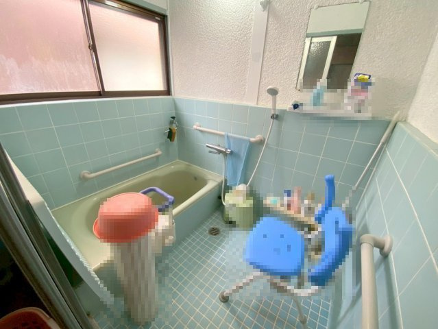 上後藤3丁目中古戸建の浴室|約1.5帖の浴室になります。タイル張りのお風呂になりますが、きれいに維持管理をされています。