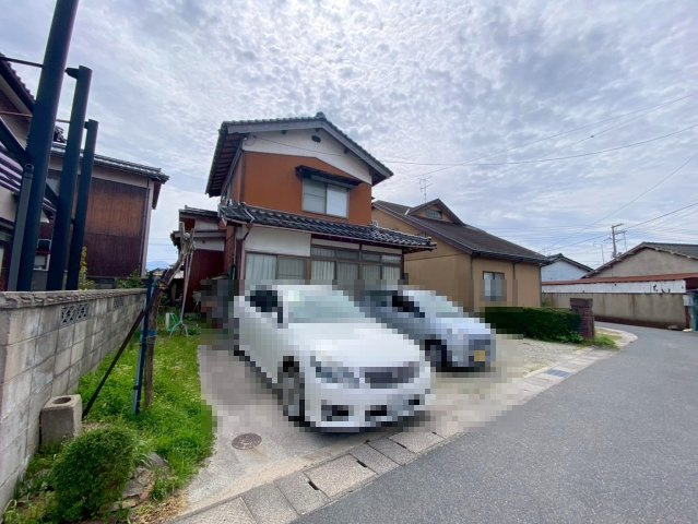 上後藤3丁目中古戸建の駐車場|車種制限がありますが、車種によっては4台駐車可能になります。