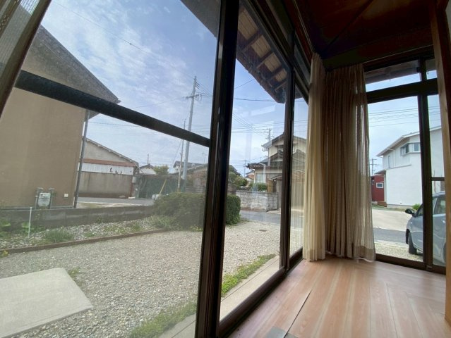 上後藤3丁目中古戸建の展望|１階縁側からの写真になります。縁側が全面窓になり開放感のある空間になります。