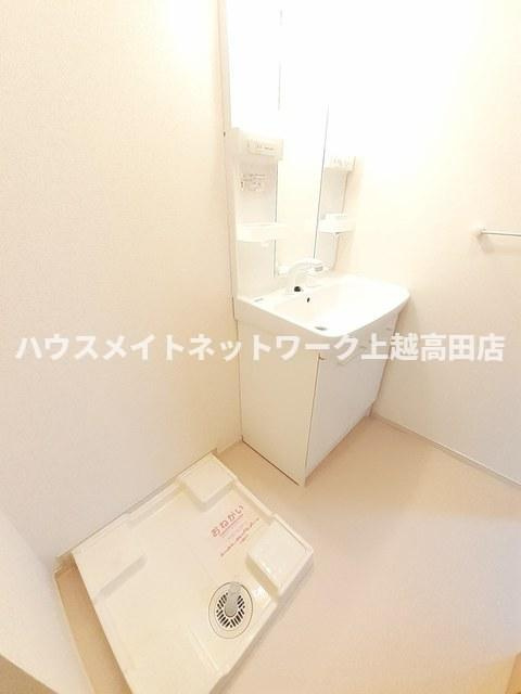 チェスタ仲町の洗面所|洗髪洗面化粧台・洗濯機置場