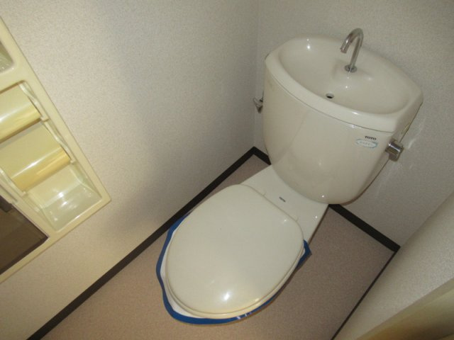 中津ハイツA棟のトイレ