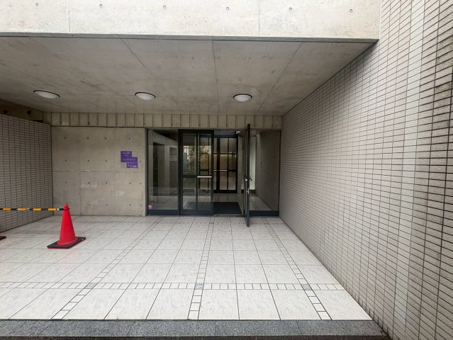 ドミトリオ仁王田のエントランス