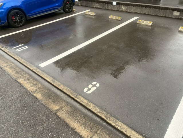 ドミトリオ仁王田の駐車場