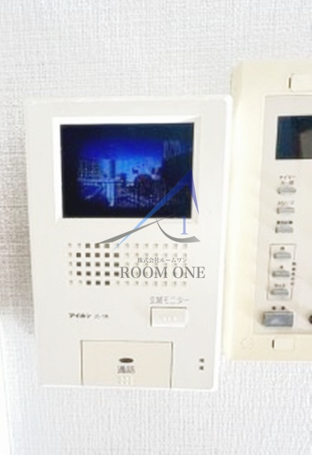 コスモ横浜東口のセキュリティ|モニター付きインターホンです。