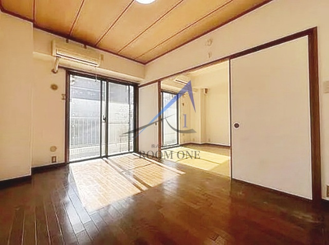 コスモ横浜東口の居間・リビング|洋室のお部屋です。