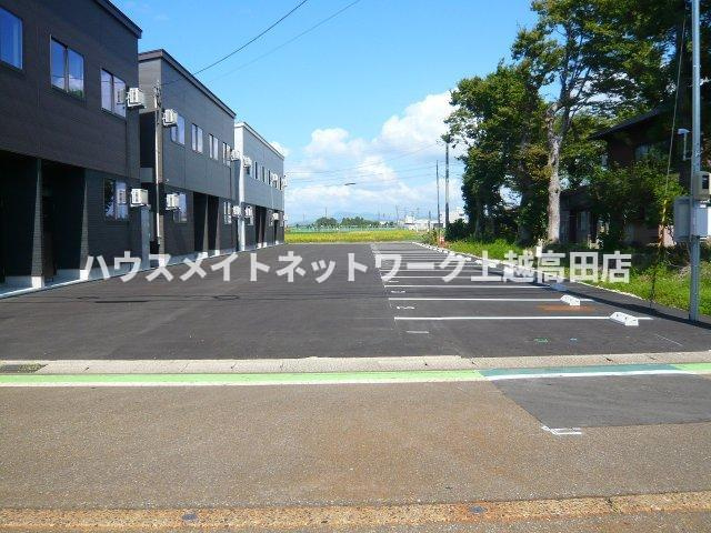 Artemis（アルテミス）Aの駐車場|消雪付駐車場