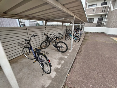 広々駐輪場（自転車のみ）
