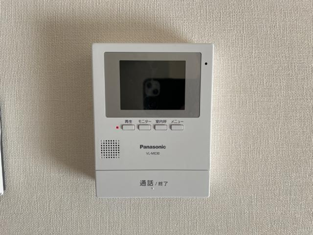 レヴメゾン神山弐番館の内装|カメラ付インターホン