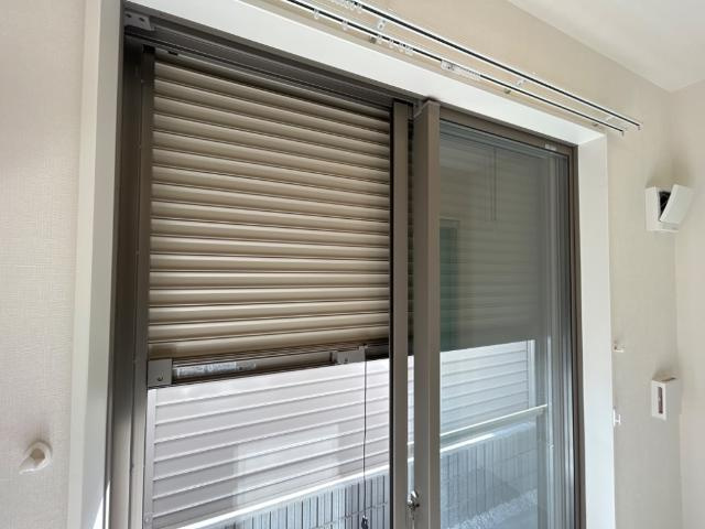 レヴメゾン神山弐番館の内装|シャッター