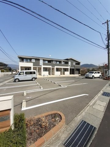 プリムローズ　光の駐車場
