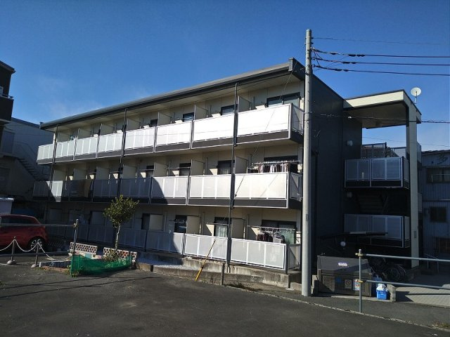 レオパレスタラセアの外観