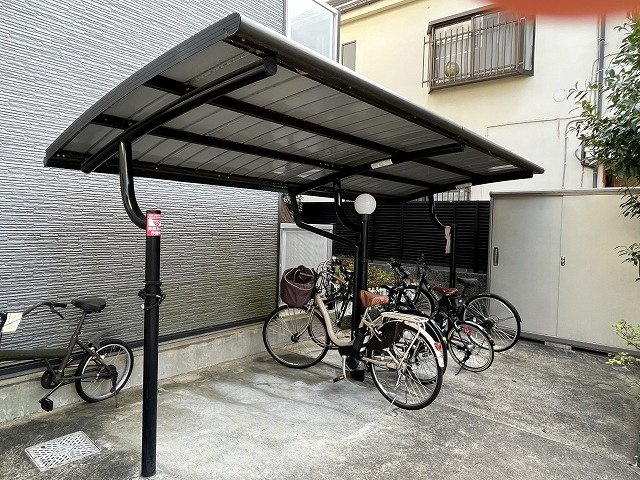 レオパレスリブェールのその他|駐輪場　原付＆自転車のみ駐輪可能