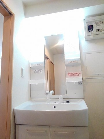 メゾン　ド　クラヴィアの洗面所