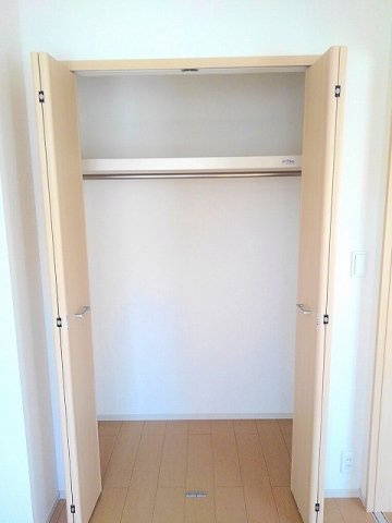 メゾン　ド　クラヴィアの収納