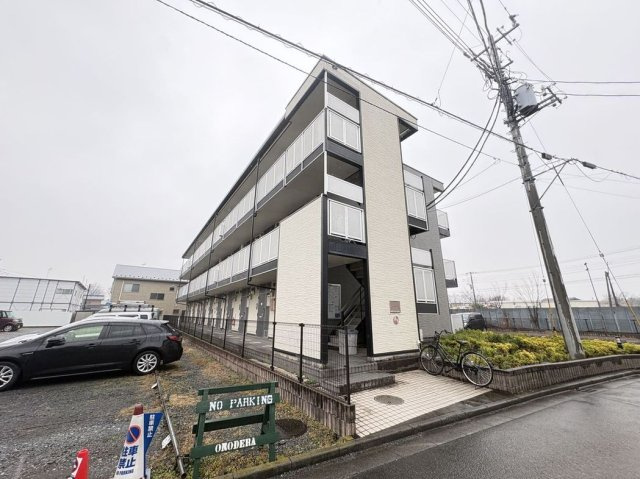 レオパレスリバーパークの外観