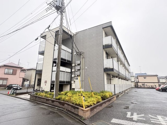 レオパレスリバーパークの外観