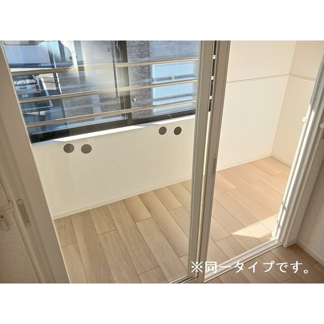 岐阜市琴塚３丁目のアパートのバルコニー