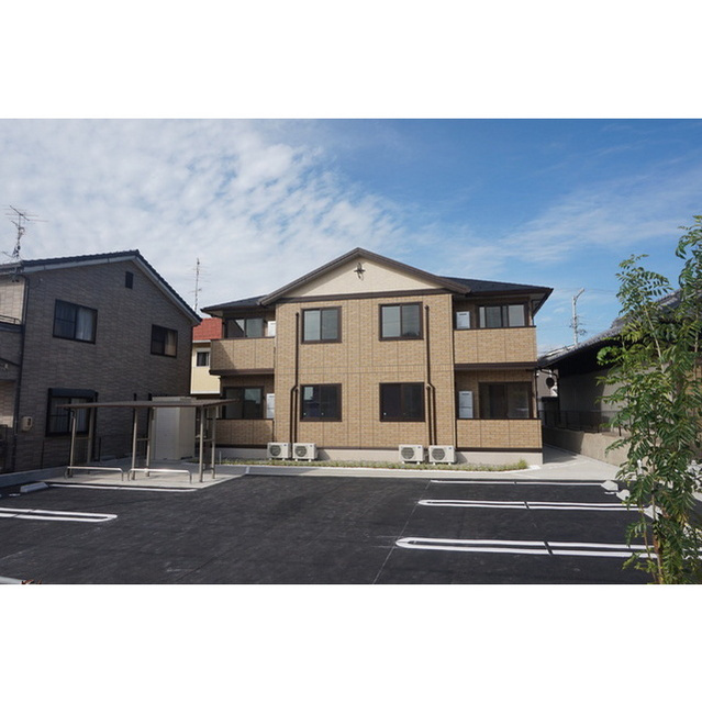 各務原市那加新田町１丁目のアパート