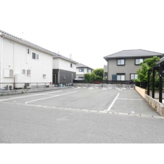 高屋条里３丁目駐車場