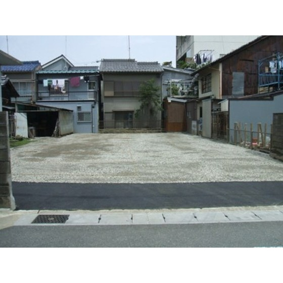 溝旗町森駐車場