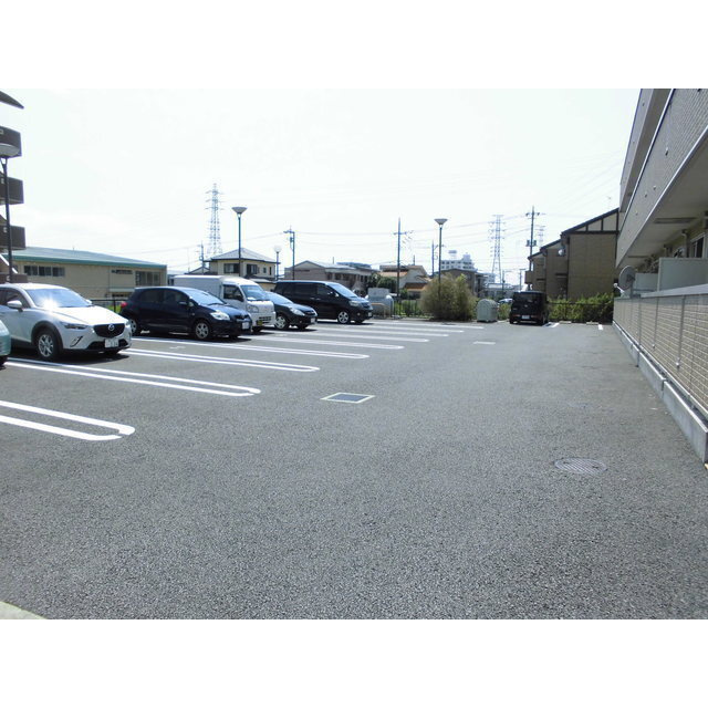 セジュール坪の内の駐車場