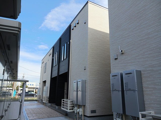 ヒカルサ高岡野村サウス２号棟の外観|外観は落ち着いています
