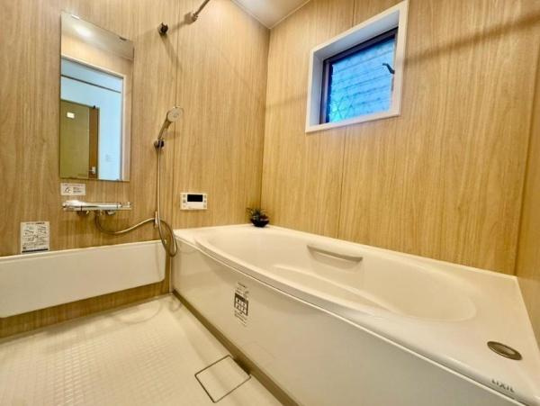 寝屋川市 平池町　中古 一戸建ての浴室