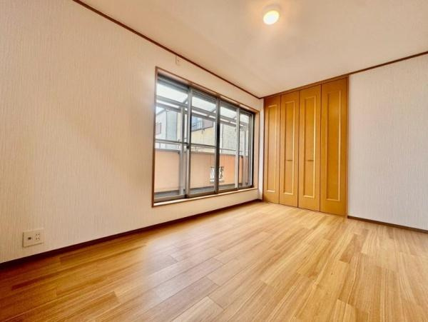 寝屋川市 平池町　中古 一戸建ての洋室