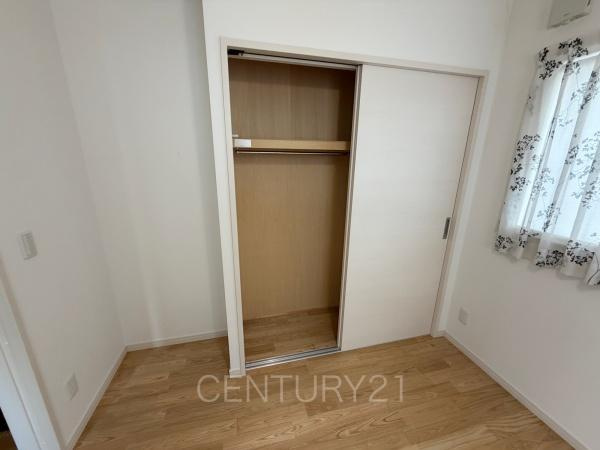 前橋市元総社町ALLen中古の収納|ハンガーパイプ付きクローゼットです。