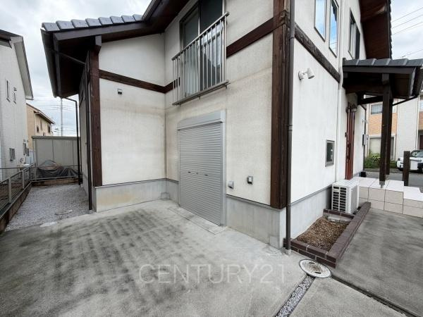 前橋市元総社町ALLen中古の収納|シャッターガレージ