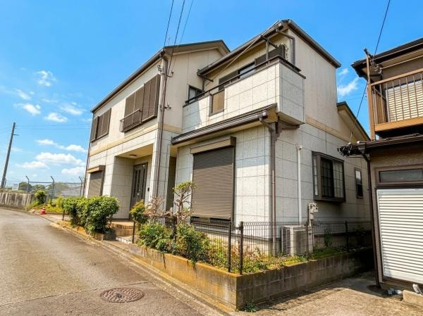 【前面道路含む現地写真】 | 相模原市中央区上矢部３丁目　中古戸建 | 南東道路面につき、陽当たり良好です。