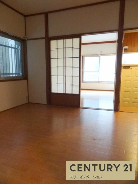 泉尾1丁目中古戸建の居間・リビング