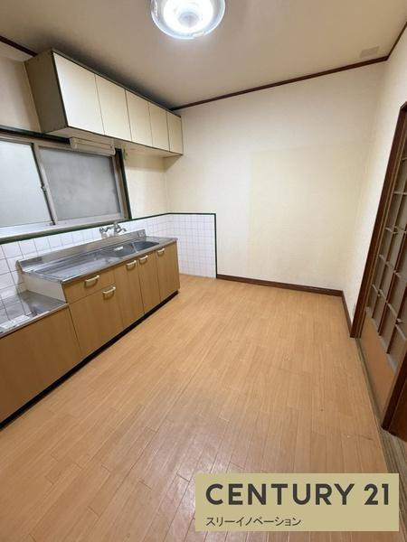 泉尾1丁目中古戸建の居間・リビング