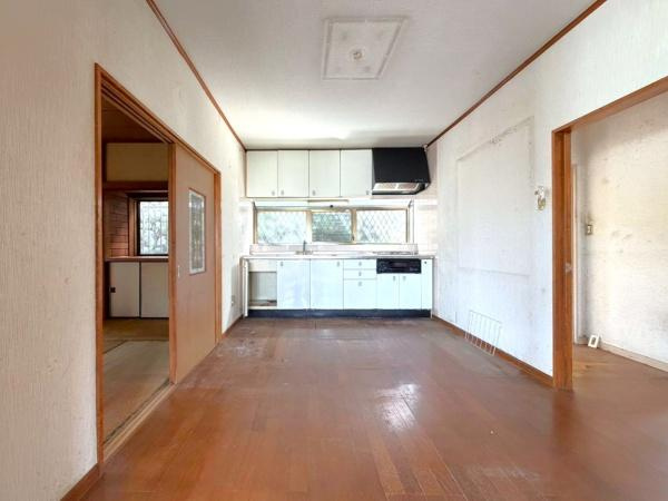町田市金森東４丁目の中古一戸建の居間・リビング