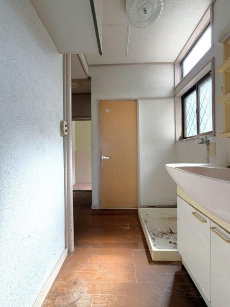 町田市金森東４丁目の中古一戸建の独立洗面台